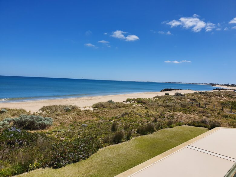 Beach Front House - Mandurah, Australia