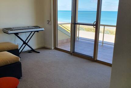 Beach Front House - Mandurah, Australia