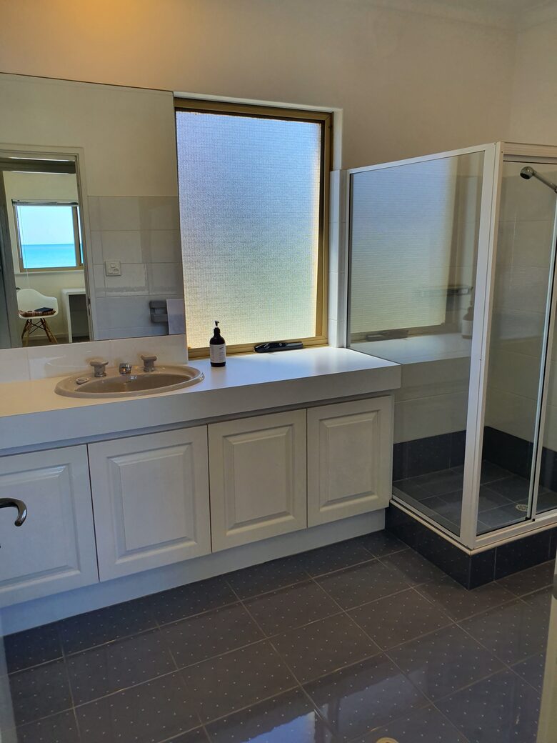 Beach Front House - Mandurah, Australia