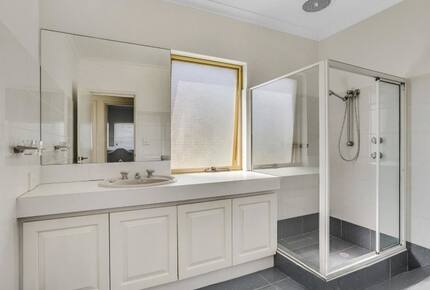 Beach Front House - Mandurah, Australia