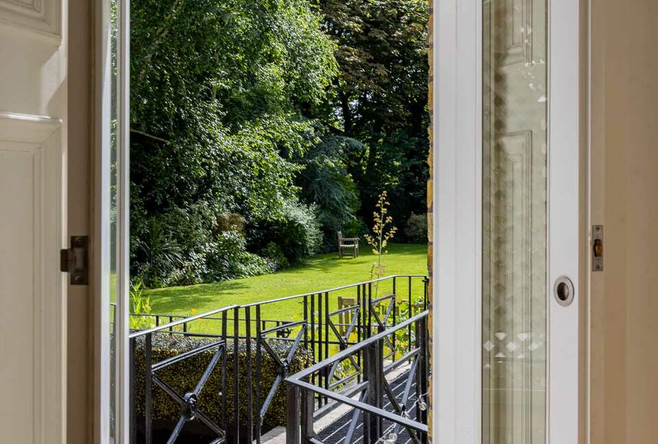 Airlie Gardens (R) - London, United Kingdom