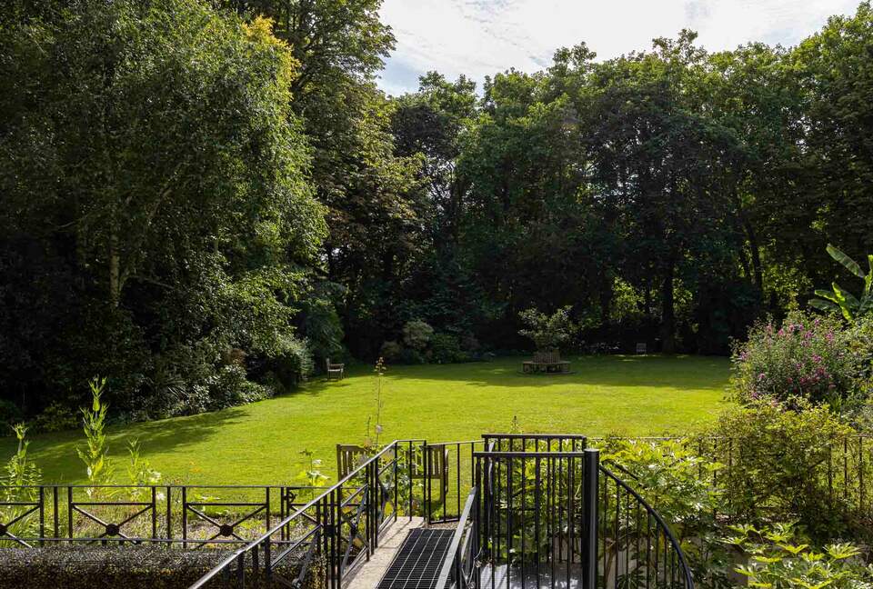 Airlie Gardens (R) - London, United Kingdom