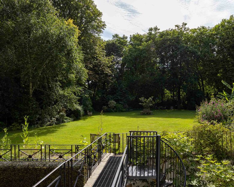 Airlie Gardens (R) - London, United Kingdom