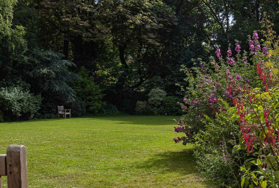 Airlie Gardens (R) - London, United Kingdom