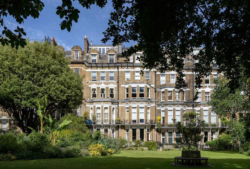 Airlie Gardens (R) - London, United Kingdom