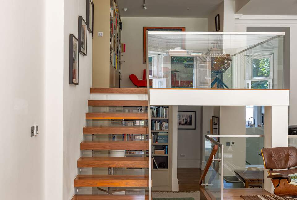 Airlie Gardens (R) - London, United Kingdom