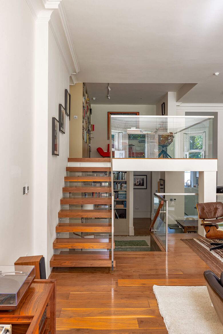 Airlie Gardens (R) - London, United Kingdom