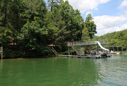 Norris Lake Waterfront Cabin - Sleeps 25 - La Follette, Tennessee