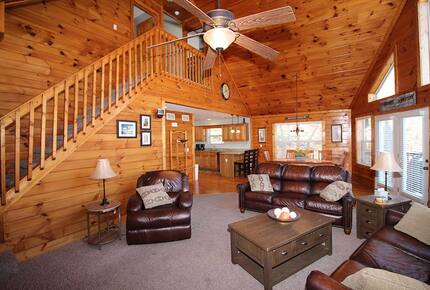 Norris Lake Waterfront Cabin - Sleeps 25 - La Follette, Tennessee