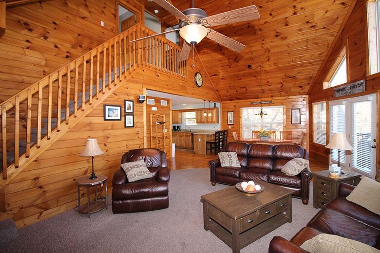 Norris Lake Waterfront Cabin - Sleeps 25 - La Follette, Tennessee