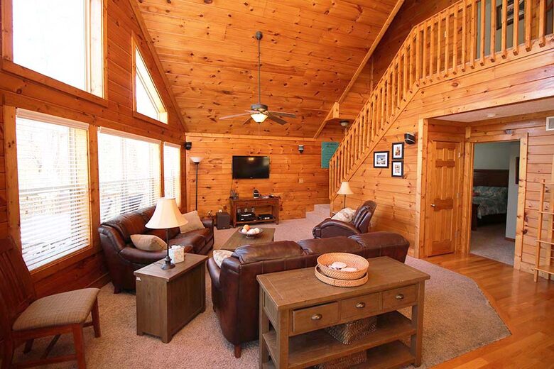Norris Lake Waterfront Cabin - Sleeps 25 - La Follette, Tennessee
