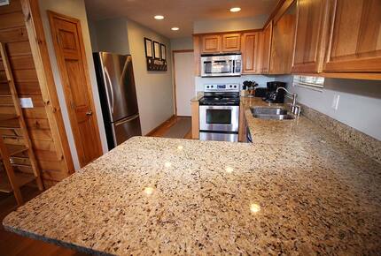 Norris Lake Waterfront Cabin - Sleeps 25 - La Follette, Tennessee