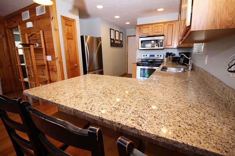 Norris Lake Waterfront Cabin - Sleeps 25 - La Follette, Tennessee