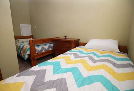 Norris Lake Waterfront Cabin - Sleeps 25 - La Follette, Tennessee