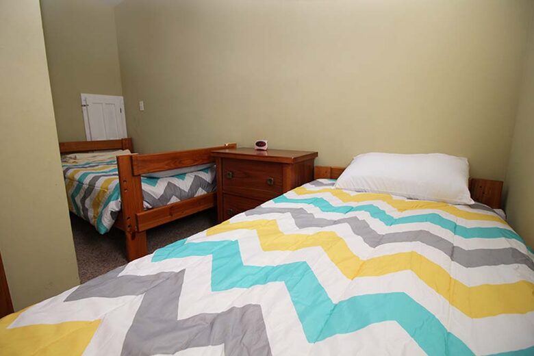 Norris Lake Waterfront Cabin - Sleeps 25 - La Follette, Tennessee