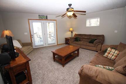 Norris Lake Waterfront Cabin - Sleeps 25 - La Follette, Tennessee