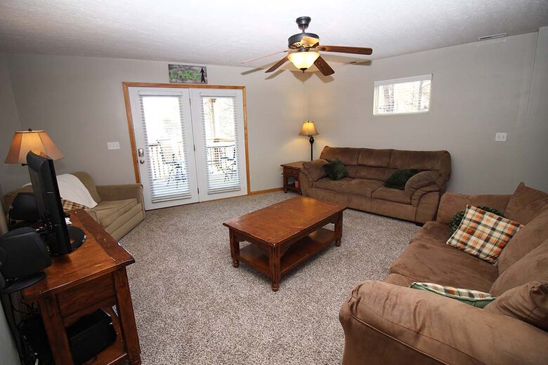 Norris Lake Waterfront Cabin - Sleeps 25 - La Follette, Tennessee