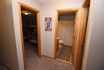 Norris Lake Waterfront Cabin - Sleeps 25 - La Follette, Tennessee