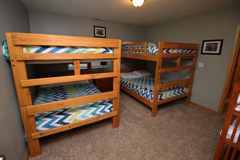 Norris Lake Waterfront Cabin - Sleeps 25 - La Follette, Tennessee