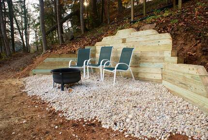 Norris Lake Waterfront Cabin - Sleeps 25 - La Follette, Tennessee