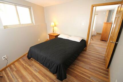 Norris Lake Waterfront Cabin - Sleeps 25 - La Follette, Tennessee