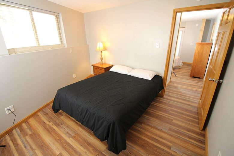 Norris Lake Waterfront Cabin - Sleeps 25 - La Follette, Tennessee