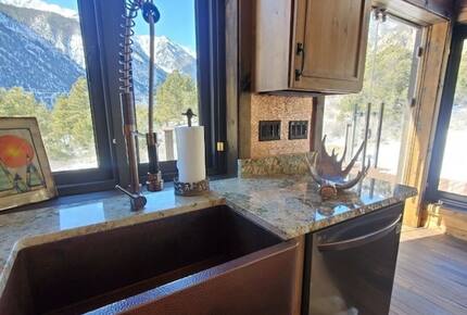 Cozy Mountain Chalet at Chalk Creek Canyon - Nathrop, Colorado