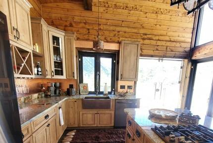 Cozy Mountain Chalet at Chalk Creek Canyon - Nathrop, Colorado