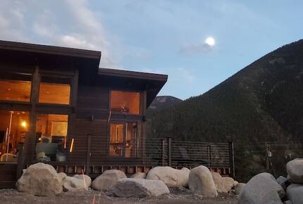 Cozy Mountain Chalet at Chalk Creek Canyon - Nathrop, Colorado