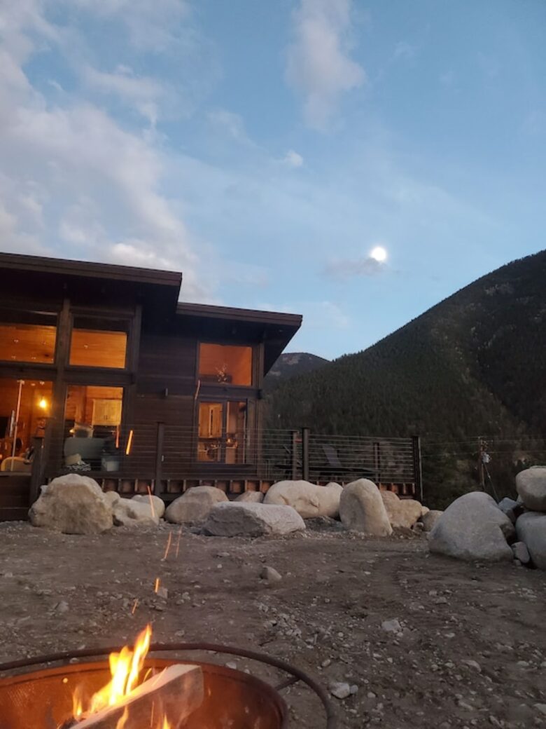 Cozy Mountain Chalet at Chalk Creek Canyon - Nathrop, Colorado