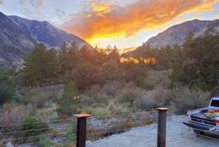 Cozy Mountain Chalet at Chalk Creek Canyon - Nathrop, Colorado