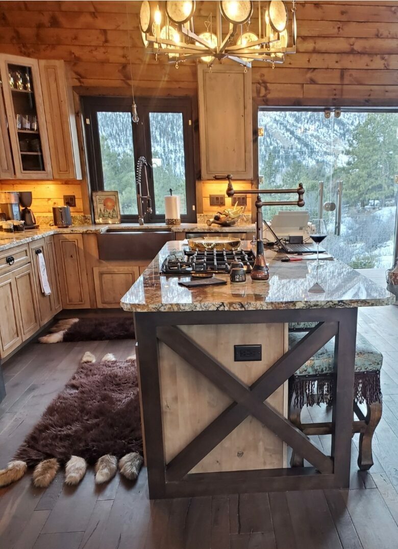 Cozy Mountain Chalet at Chalk Creek Canyon - Nathrop, Colorado