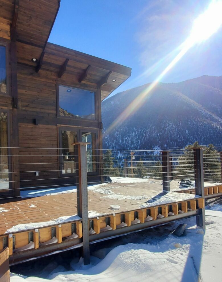 Cozy Mountain Chalet at Chalk Creek Canyon - Nathrop, Colorado