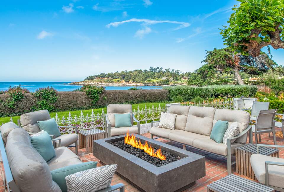 Stunning Pebble Beach Golf Course and Oceanfront Estate - Pebble Beach, California