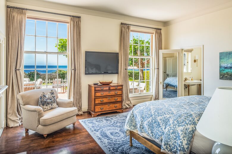 Stunning Pebble Beach Golf Course and Oceanfront Estate - Pebble Beach, California