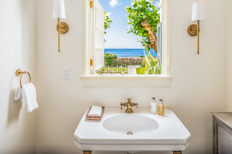 Stunning Pebble Beach Golf Course and Oceanfront Estate - Pebble Beach, California