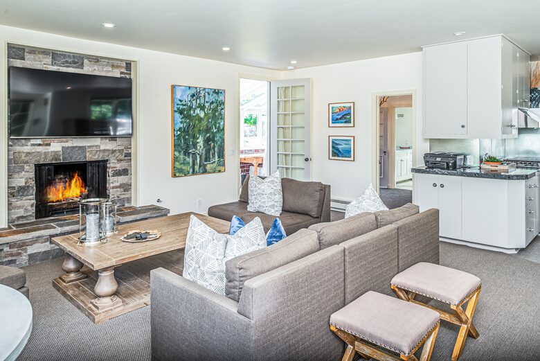 Stunning Pebble Beach Golf Course and Oceanfront Estate - Pebble Beach, California