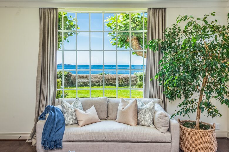 Stunning Pebble Beach Golf Course and Oceanfront Estate - Pebble Beach, California