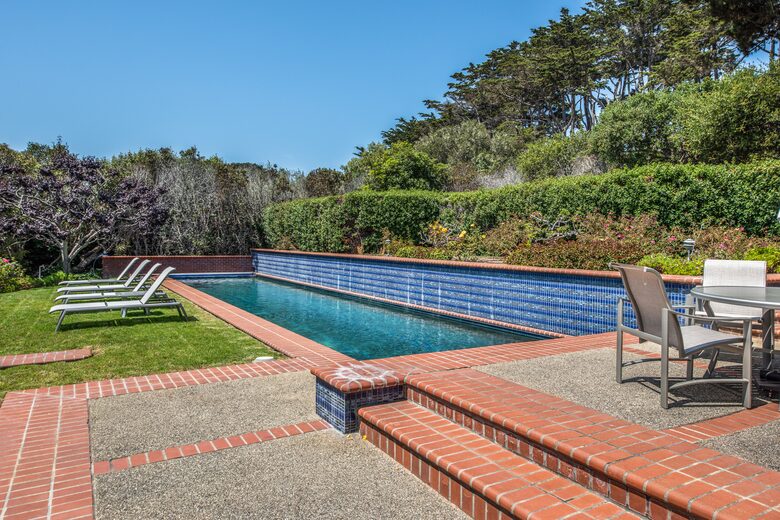 Stunning Pebble Beach Golf Course and Oceanfront Estate - Pebble Beach, California