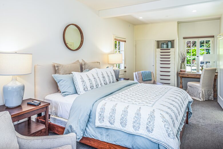 Stunning Pebble Beach Golf Course and Oceanfront Estate - Pebble Beach, California