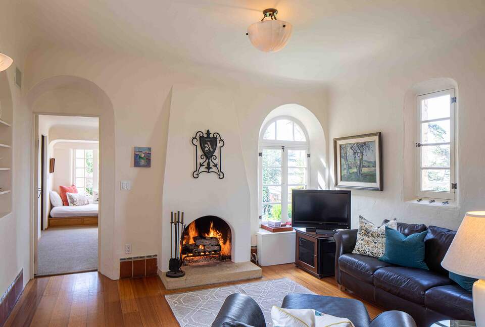 Seastone Villa By The Sea - Carmel By the Sea, United States