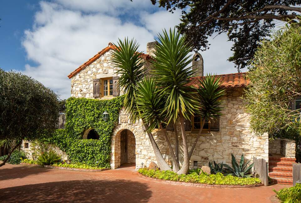 Seastone Villa By The Sea - Carmel By the Sea, United States