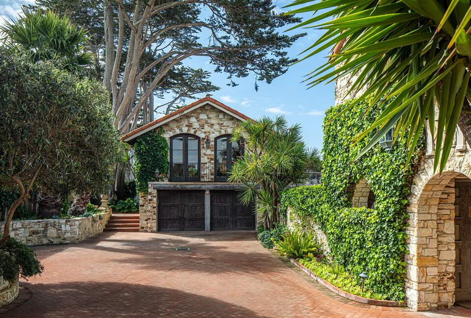 Seastone Villa By The Sea - Carmel By the Sea, United States