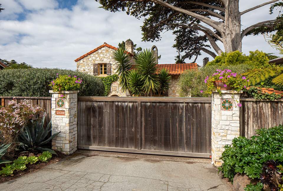 Seastone Villa By The Sea - Carmel By the Sea, United States