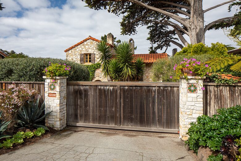 Seastone Villa By The Sea - Carmel By the Sea, United States