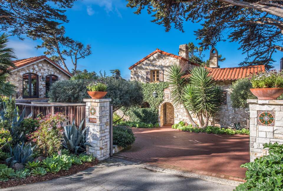 Seastone Villa By The Sea - Carmel By the Sea, United States