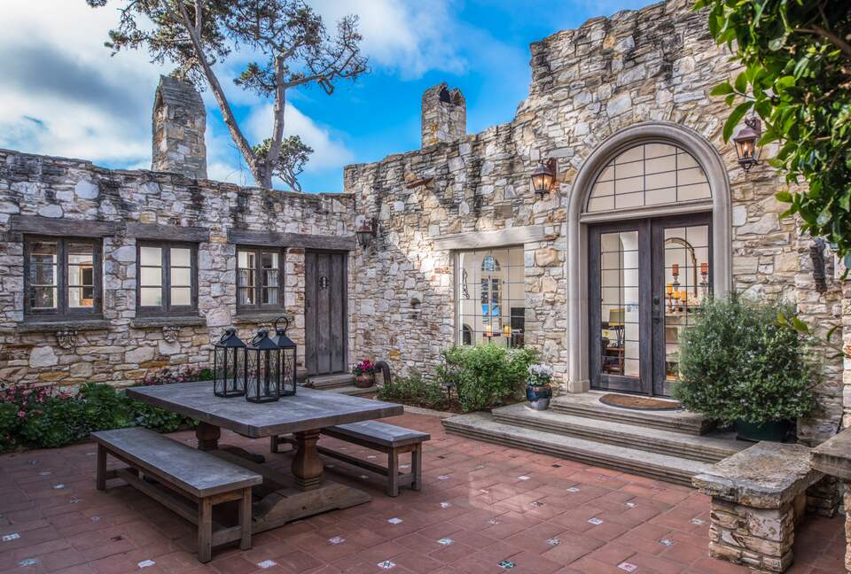 Seastone Villa By The Sea - Carmel By the Sea, United States
