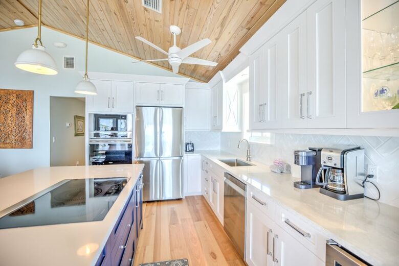 Oceanfront Luxury Lodge and Cottage - Marathon, Florida