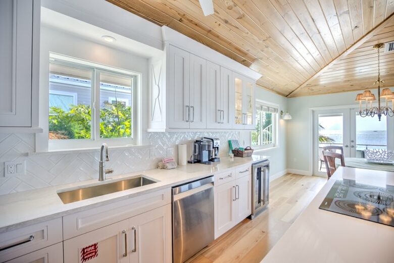 Oceanfront Luxury Lodge and Cottage - Marathon, Florida