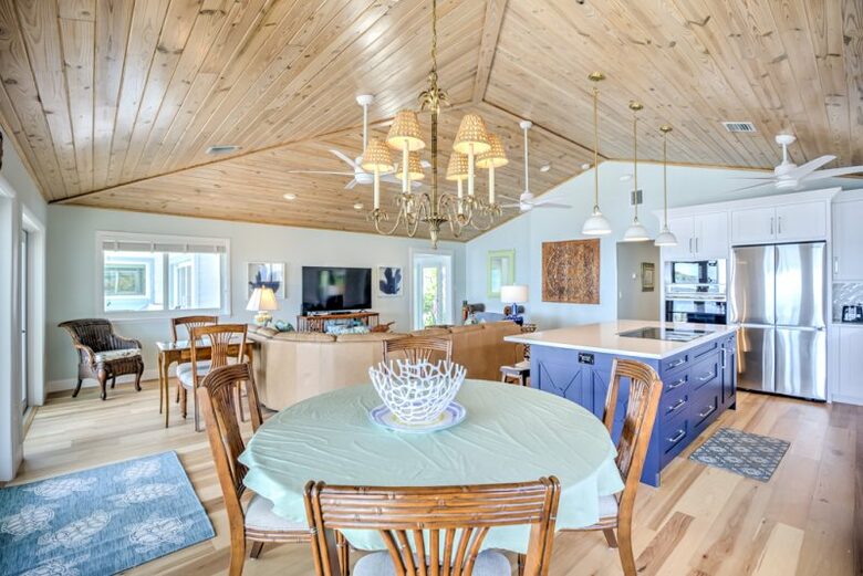 Oceanfront Luxury Lodge and Cottage - Marathon, Florida